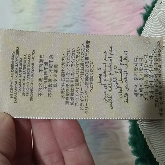 Gucci MLB New York Yankees Collaboration Logo Shearling Hat Un… - Picture 13 of 16